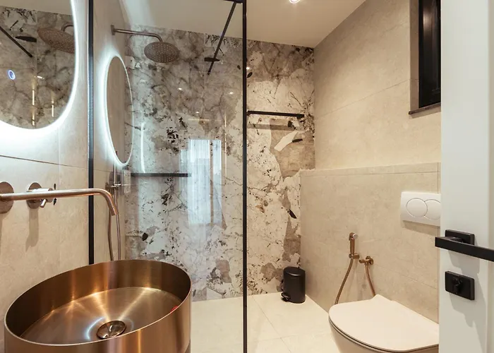 Sael Privè Golem (Tirana)