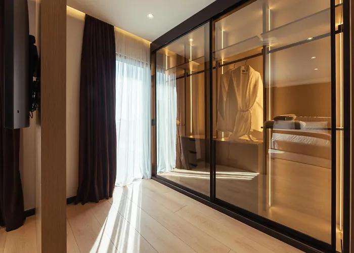 Sael Privè * Golem (Tirana)