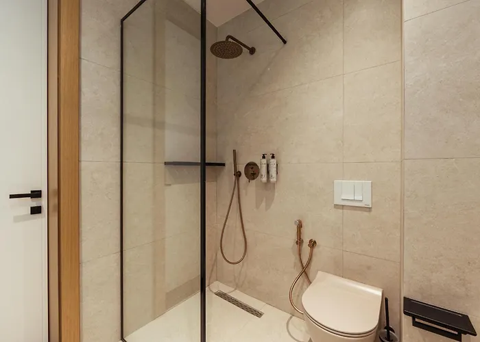 Sael Privè * Golem (Tirana)