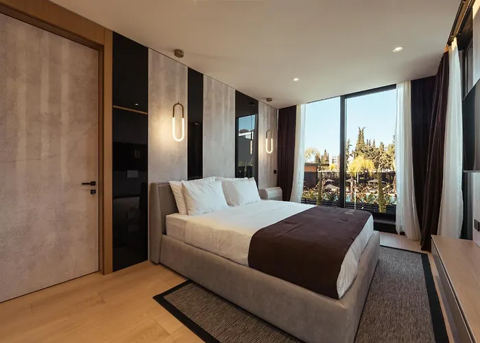 Sael Privè Golem (Tirana)