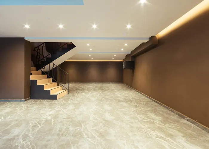 Sael Prive * Golem (Tirana)