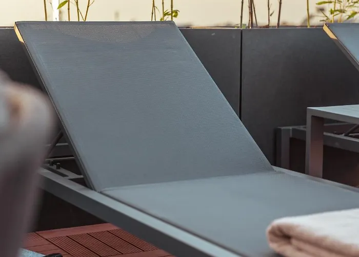 Sael Prive * Golem (Tirana)